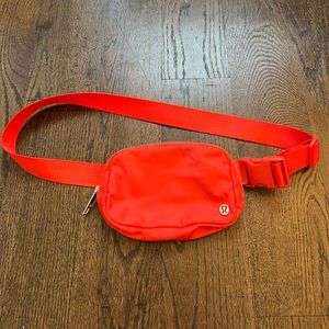 Lululemon Everywhere Belt Bag 1L Autumn Red